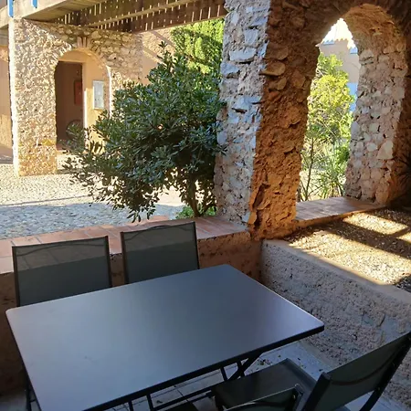 Grand De Charme Avec Terrasse Fitou